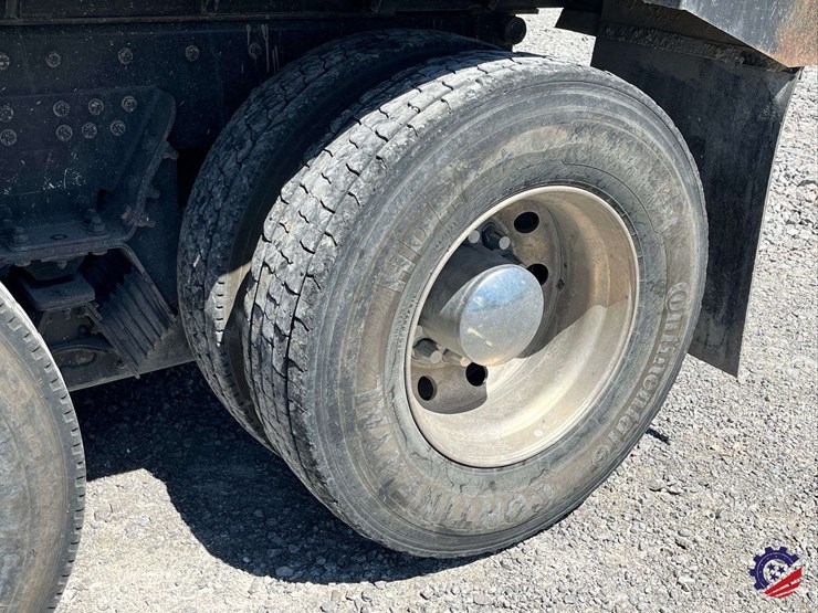 2017-kenworth-t680-image-10