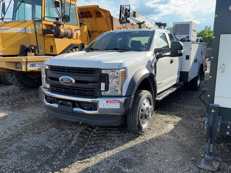 2019-ford-f550-image-1