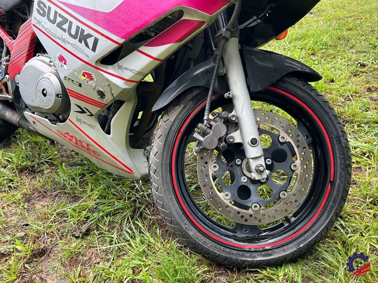 2005-suzuki-gs500-fh-motorcycle-image-16