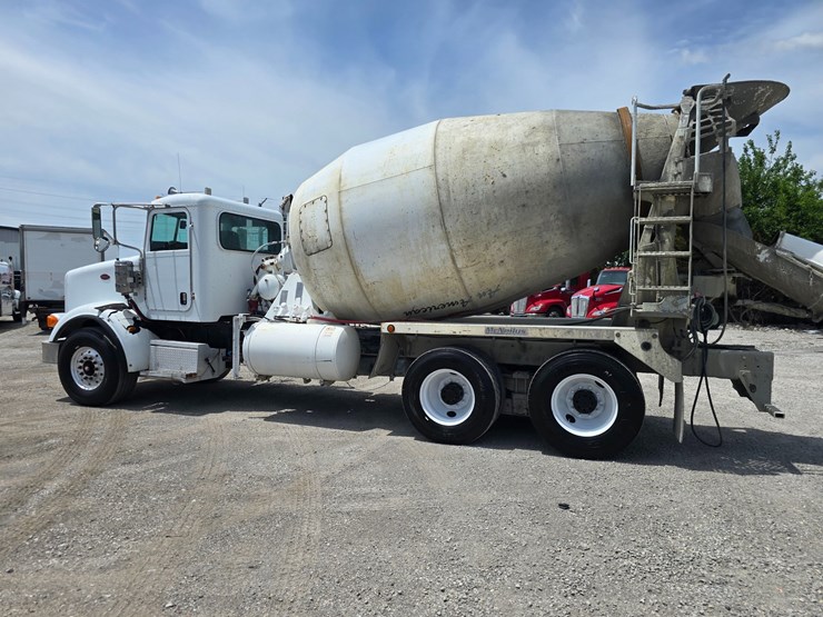 2009-peterbilt-365-image-9
