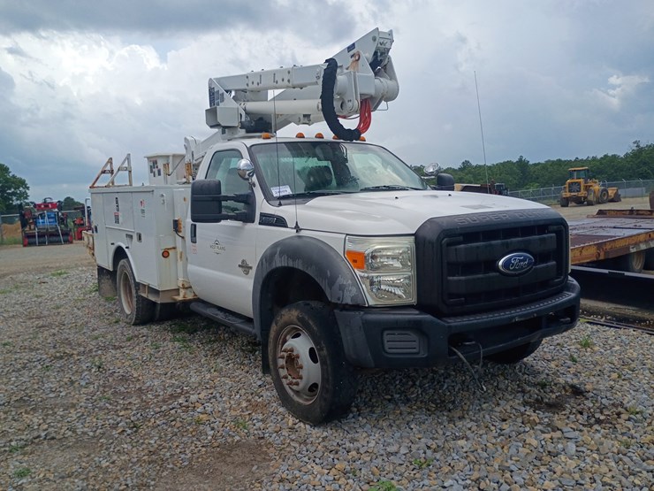 2011-ford-f550-image-12
