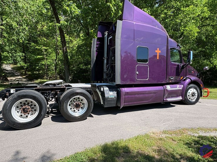 2020-peterbilt-579-image-6