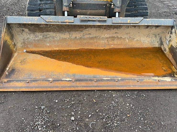 new-holland-c245-image-4
