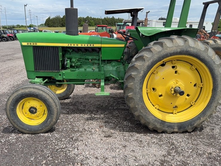 john-deere-2630-image-13