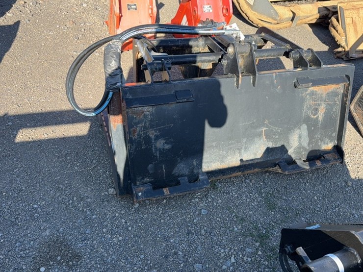#2006-•-blue-diamond-50"-skid-steer-grapple-bucket-image-3