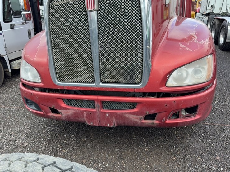 2014-kenworth-t660-image-3