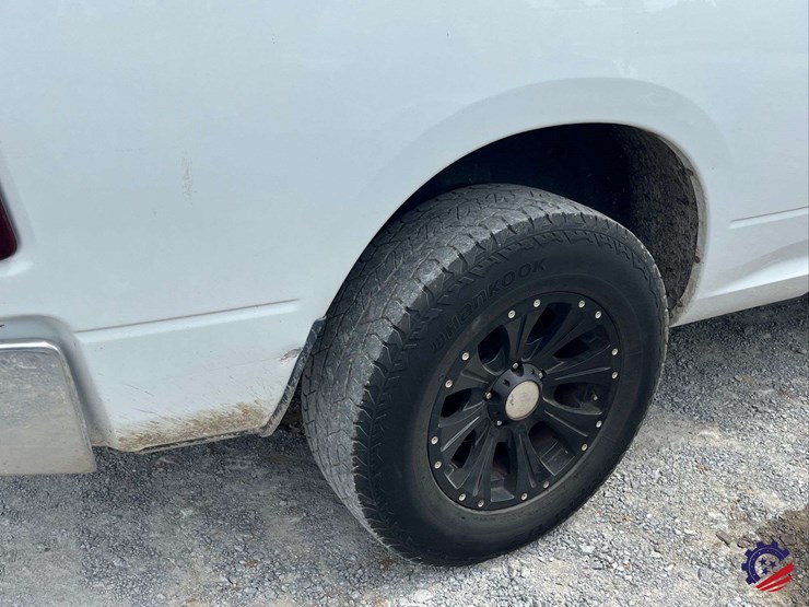 2014-dodge-1500-image-9