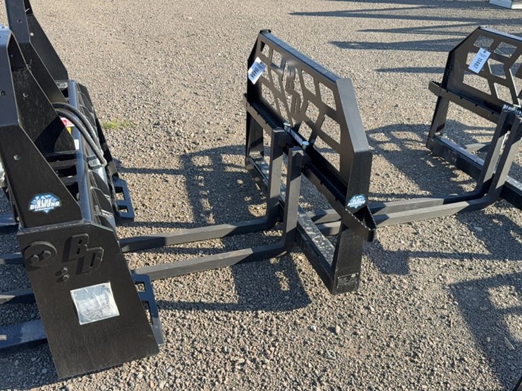 #2040-•-blue-diamond-48"-skid-steer-block-pallet-forks-image-2