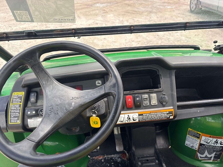 john-deere-gator-image-13