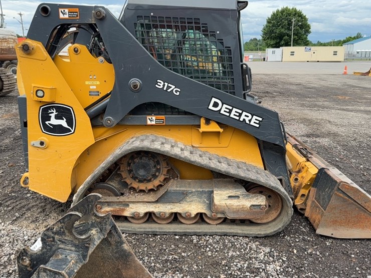 deere-317g-image-5