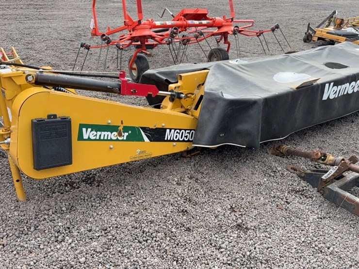 vermeer-m6050-image-2