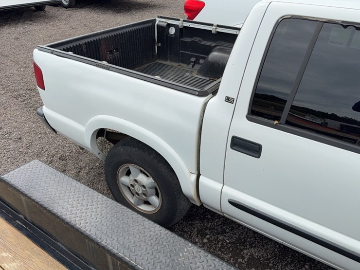 2002-chevrolet-s10-image-5