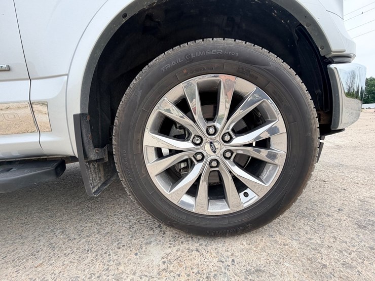 2017-ford-f150-image-26