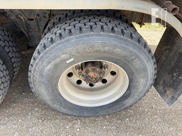 2000-kenworth-t800-image-16