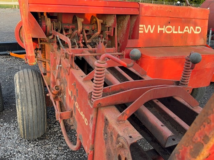 new-holland-276-image-5