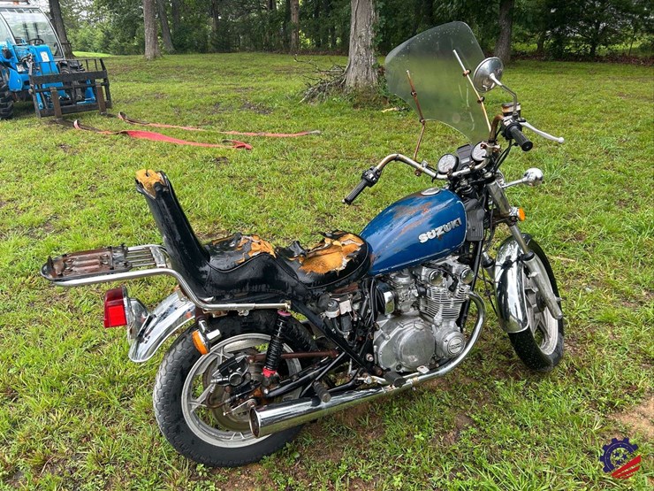 2008-suzuki-gs550e-motorcycle-image-3