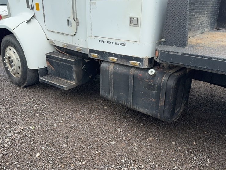 1995-peterbilt-330-image-12