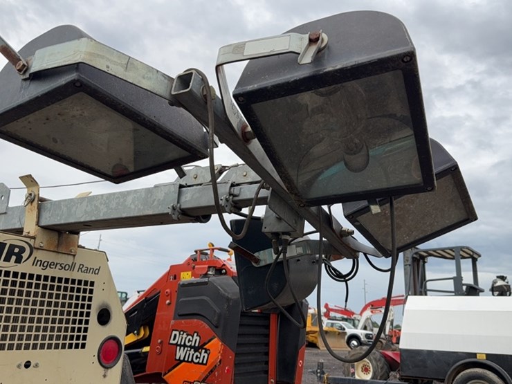 2010-ingersoll-rand-light-tower-image-9