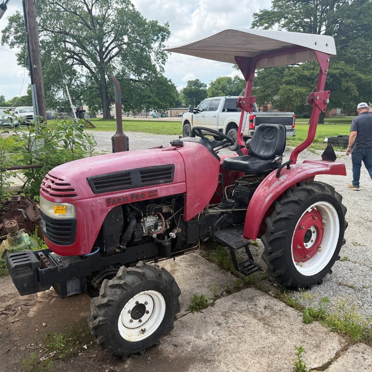 2006 FARM PRO 2420