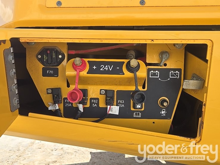 2023-deere-260e-image-28