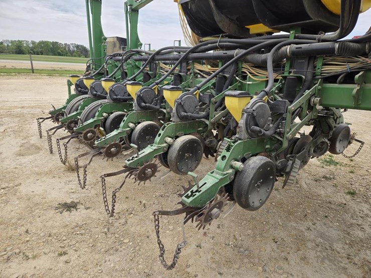 john-deere-1770nt-image-9
