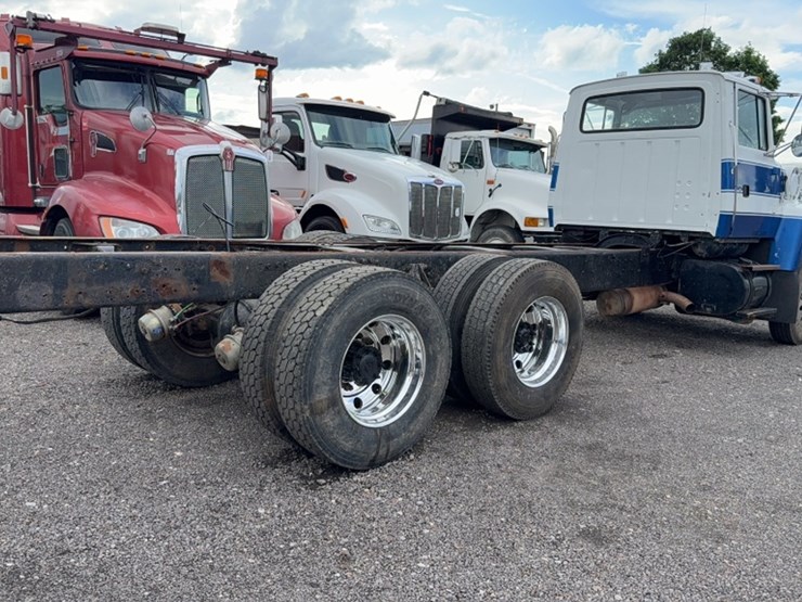 1992-ford-f8000-image-7