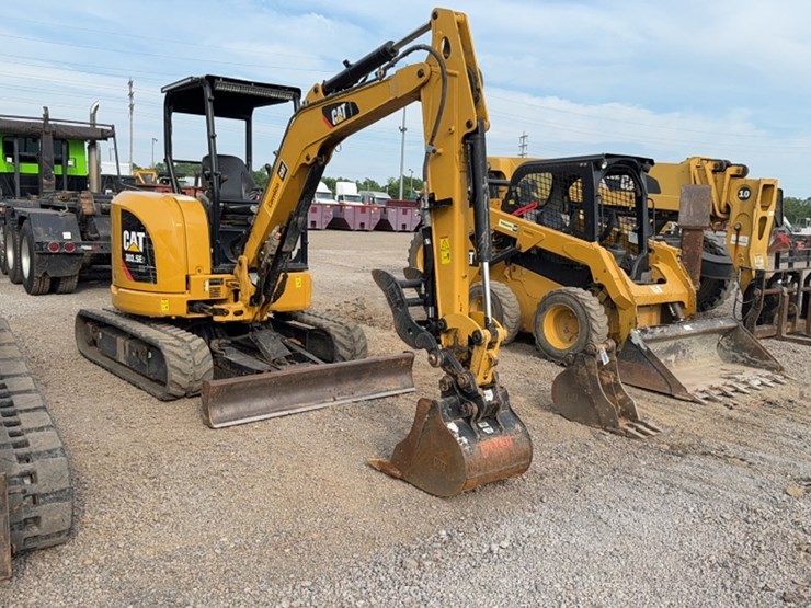 caterpillar-303-image-3