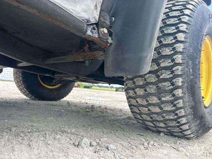 john-deere-gator-image-8