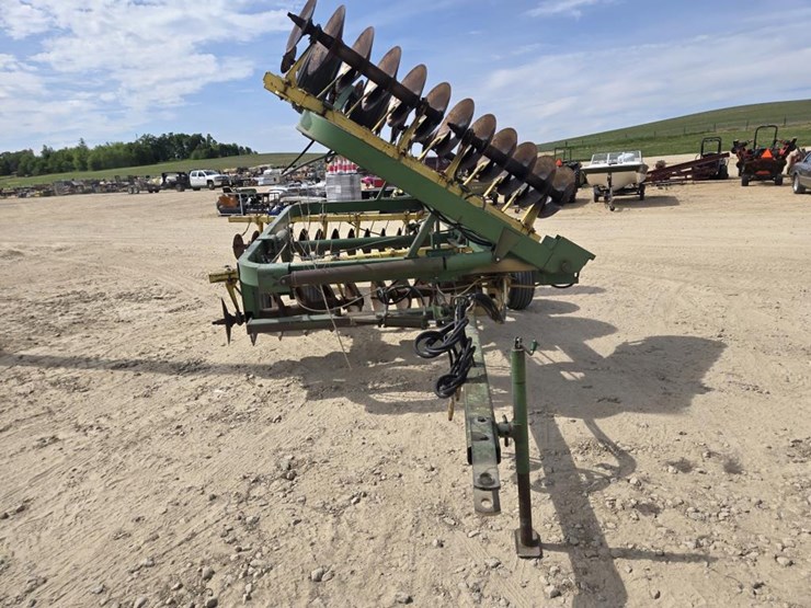 john-deere-220-image-2