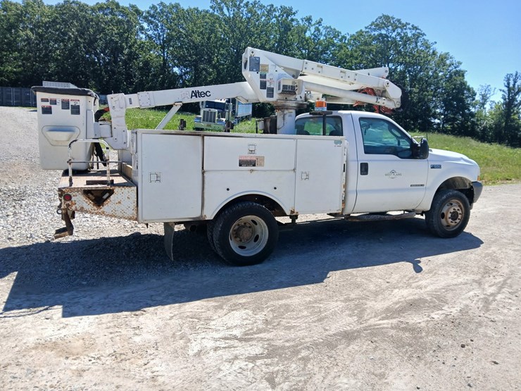 2003-ford-f550-image-10