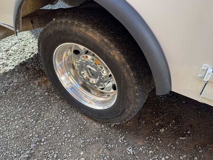 2019-ford-f550-image-5