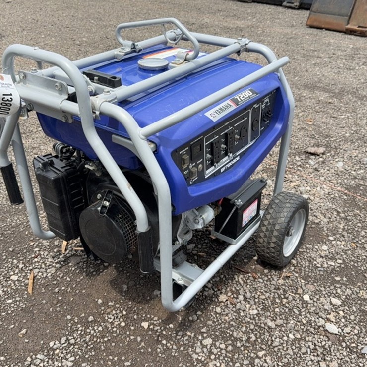 #6099 • YAMAHA 7200 GENERATOR W/GAS ENGINE