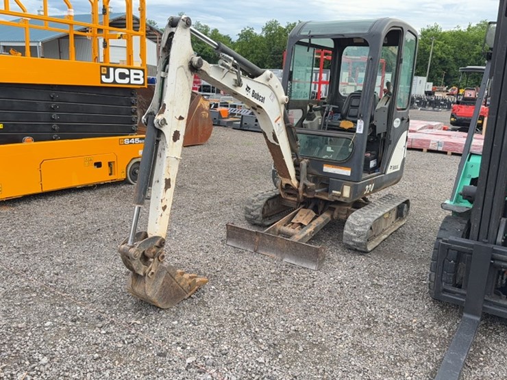 2014-bobcat-324-image-1