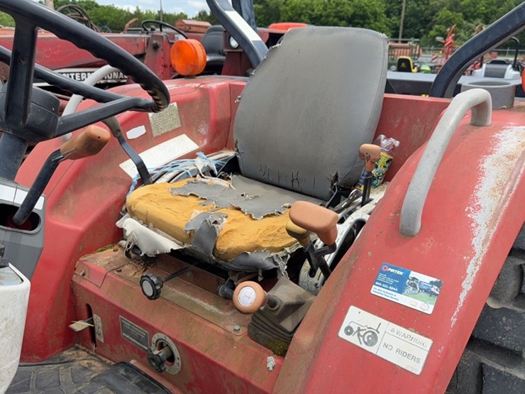 massey-ferguson-1533-image-14