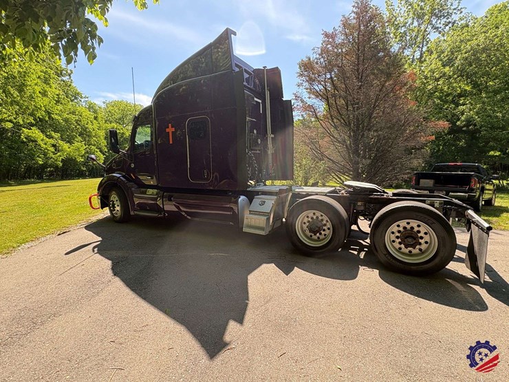 2020-peterbilt-579-image-3