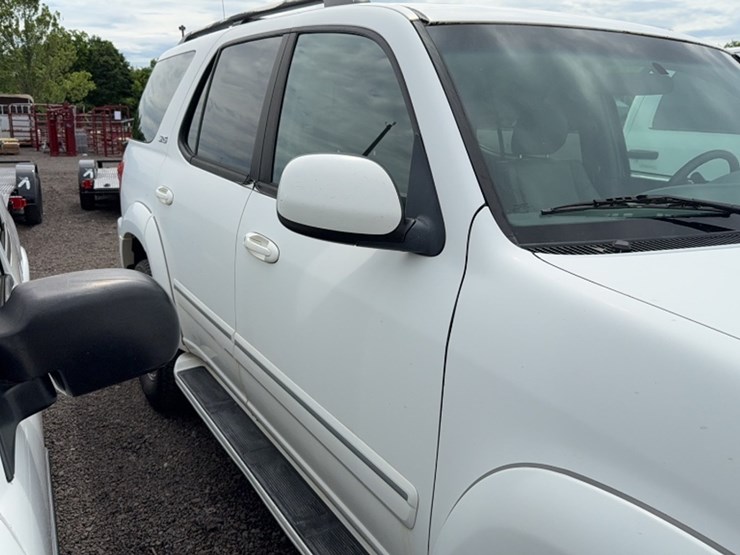 2007-toyota-sequoia-image-7