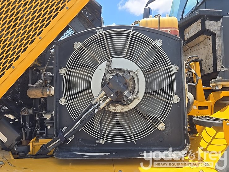 2023-deere-260e-image-31