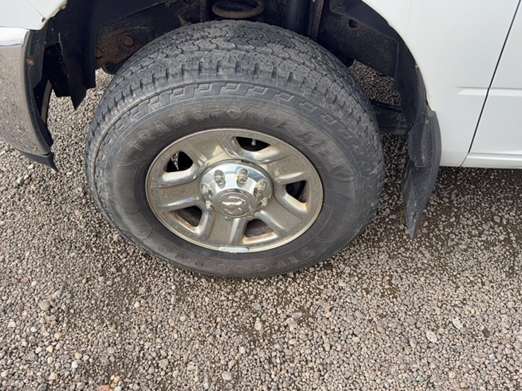 2015-dodge-2500-image-15