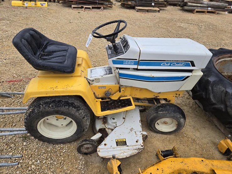 cub-cadet-1650-image-1