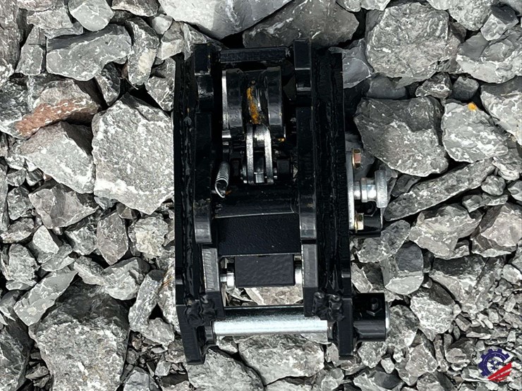 unused-2026-ce-semi-automatic-quick-change-coupler-image-4