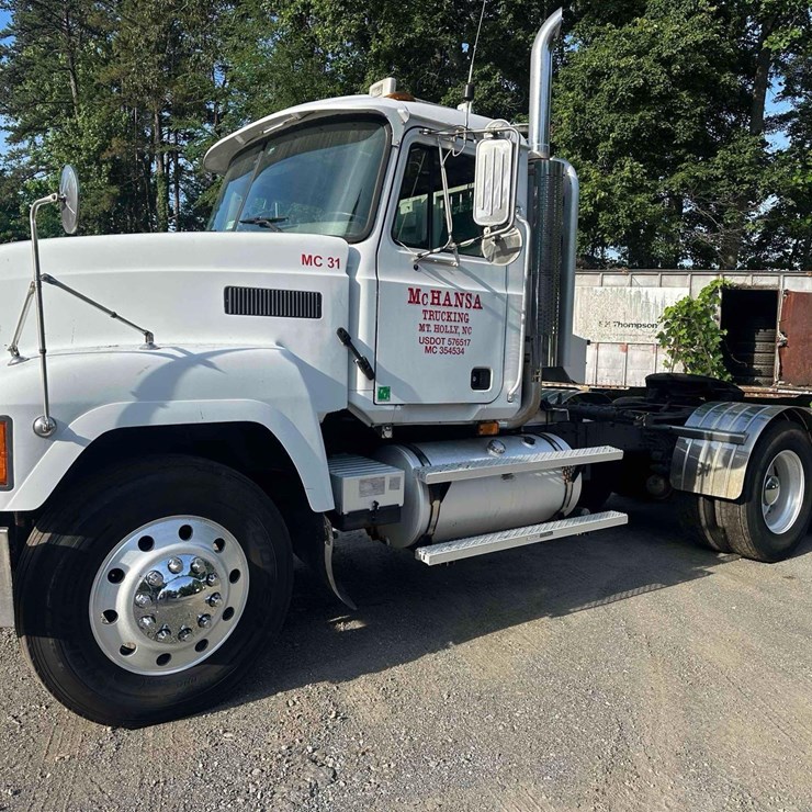 2001 MACK CH613