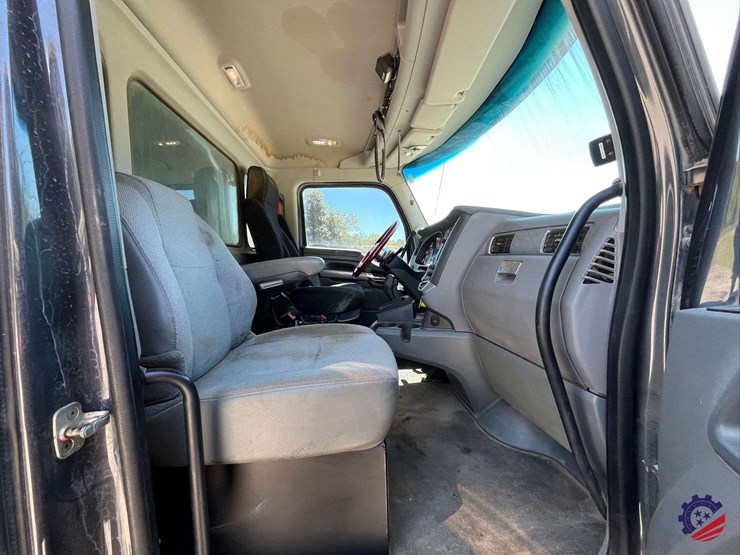 2017-kenworth-t680-image-61