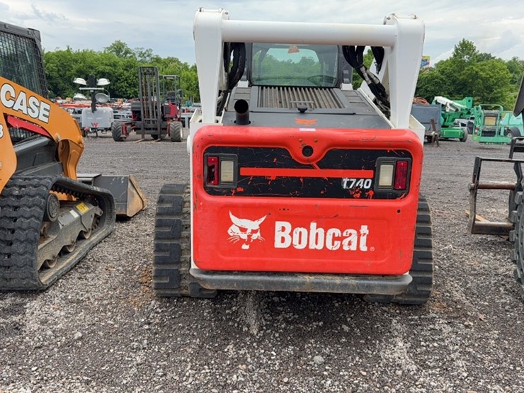 2018-bobcat-t740-image-9