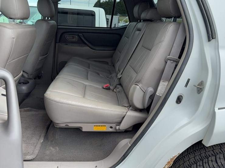 2007-toyota-sequoia-image-15