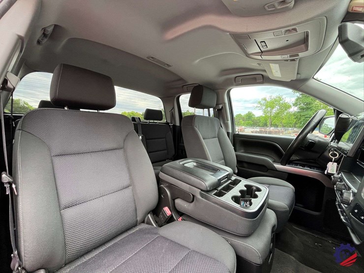2017-chevrolet-silverado-lt-pickup-truck-image-71