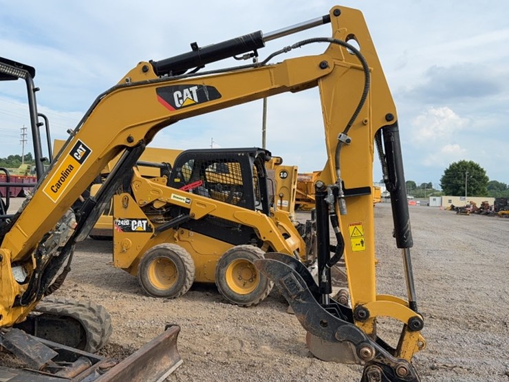 caterpillar-303-image-4