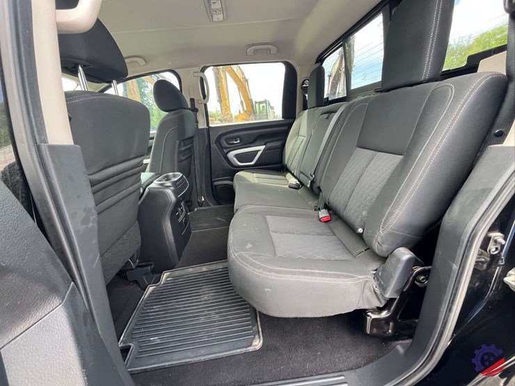 2017-nissan-titan-image-61