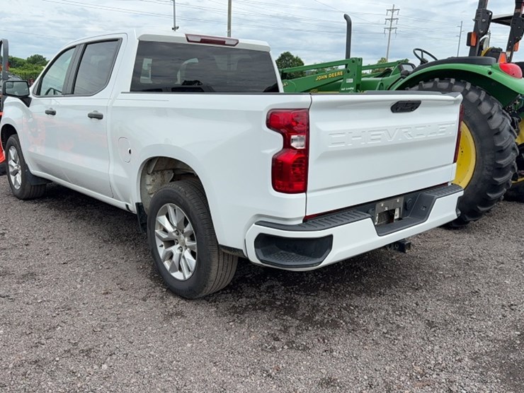 #3014-•-2022-chevy-silverado-pickup-truck-image-10