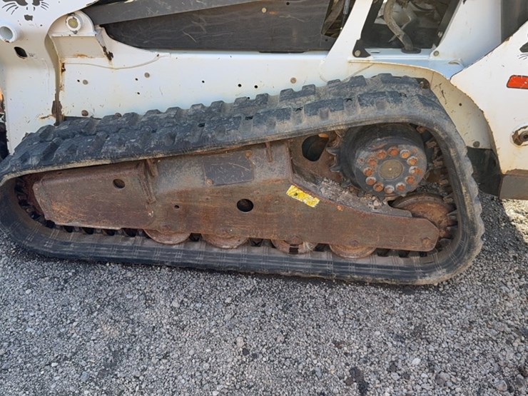 2013-bobcat-t590-image-12