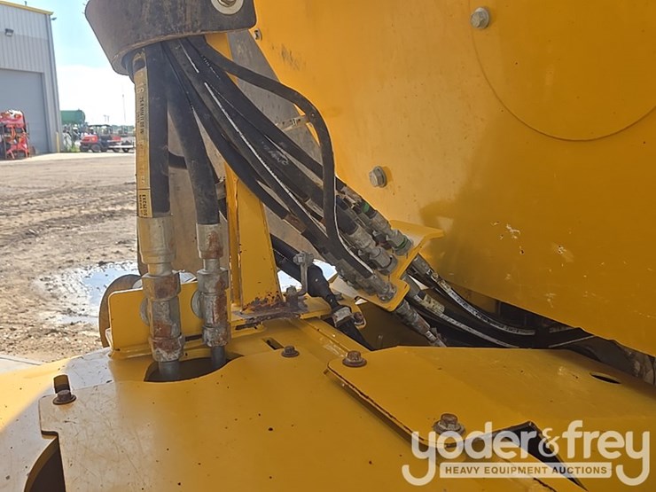 2023-deere-260e-image-18
